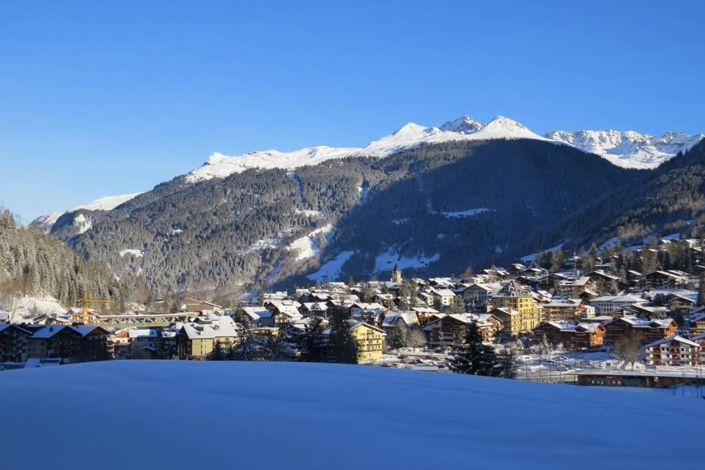 Appartement In Hus Signal Met Prachtig Uitzicht Op De Bergen Klosters Exterior photo